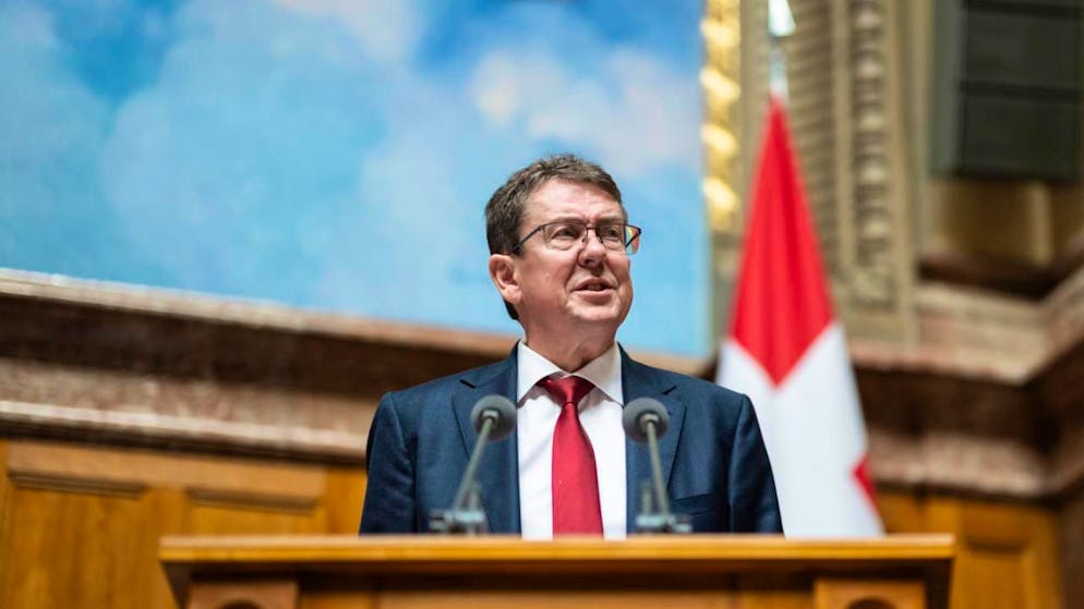 Durant les débats, le ministre des transports Albert Rösti a assuré que, malgré les coupes budgétaires, les transports publics régionaux pourront continuer à remplir leur fonction de desserte de manière appropriée (archives).