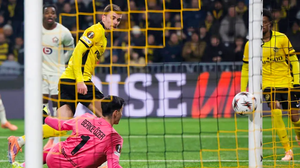 Die Entscheidung im Wankdorf: Darian Males (m.) bezwingt Lilles Goalie Berke Özer zum 1:0