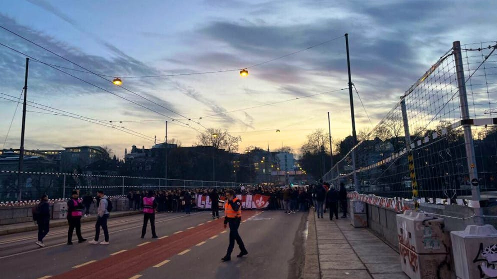 Vor Europa-League-Spiel. Berner Polizei setzt Gummischrot gegen Fussballfans aus Lille ein