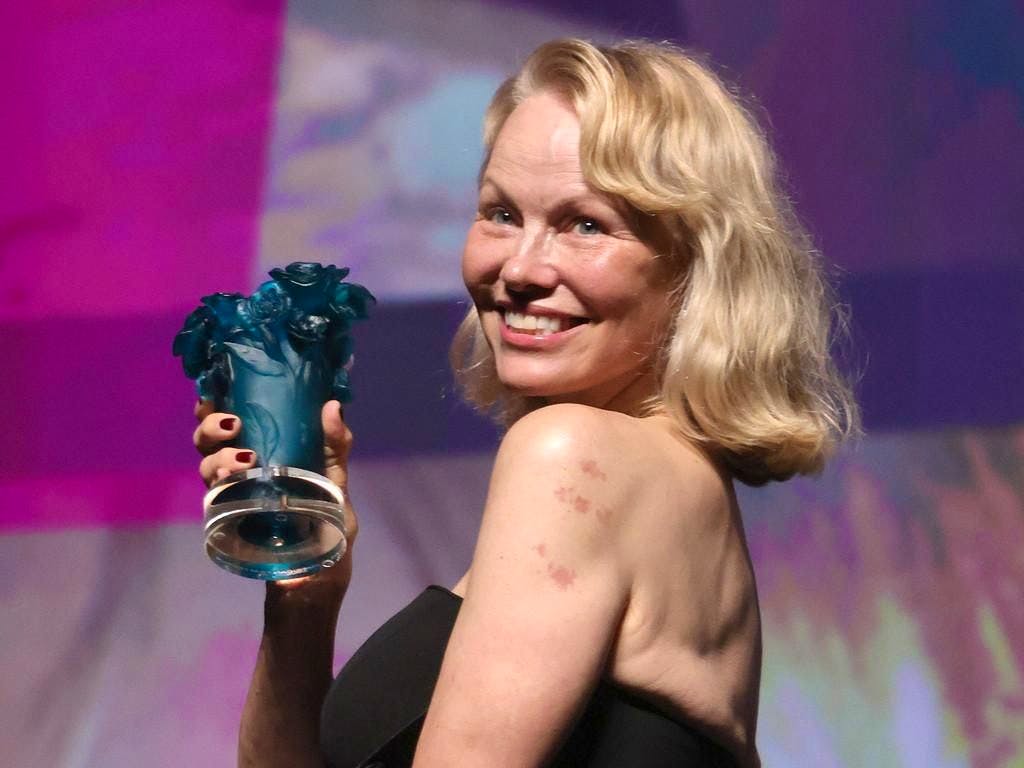 Spettacolo. Pamela Anderson riporta in vita «Barb Wire»: in arrivo una serie tv con la firma dei figli