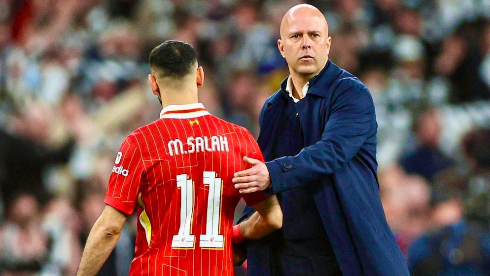 Arne Slot a annoncé vendredi qu'il allait s'entretenir avec Mohamed Salah.