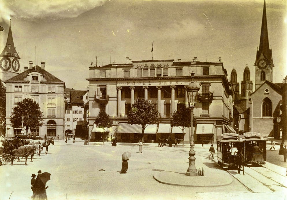 Zurich Rösslitrams. The Paradeplatz with Rösslitrams in 1891.
