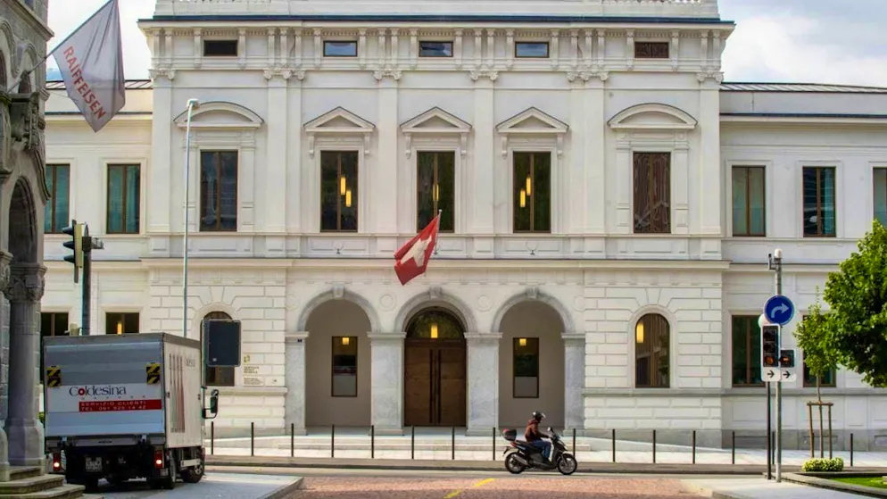 The trial for attempted murder with a hand grenade was held in this building in Bellinzona.