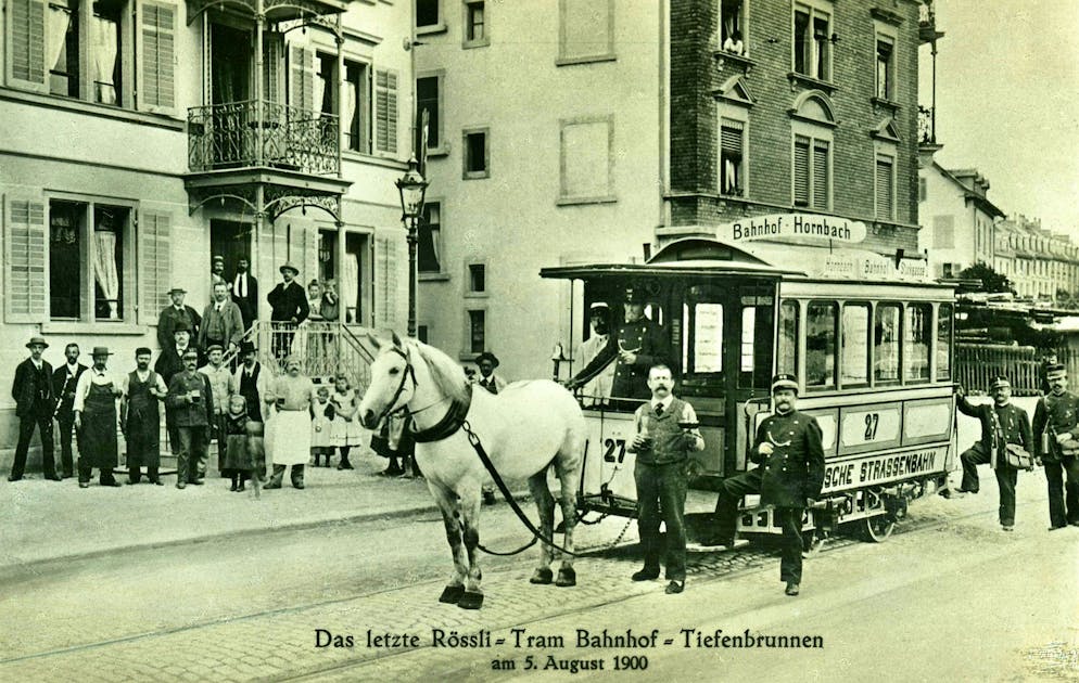 Zurich Rösslitrams. August 1900: the last journey of the Rösslitram to Tiefenbrunnen station.