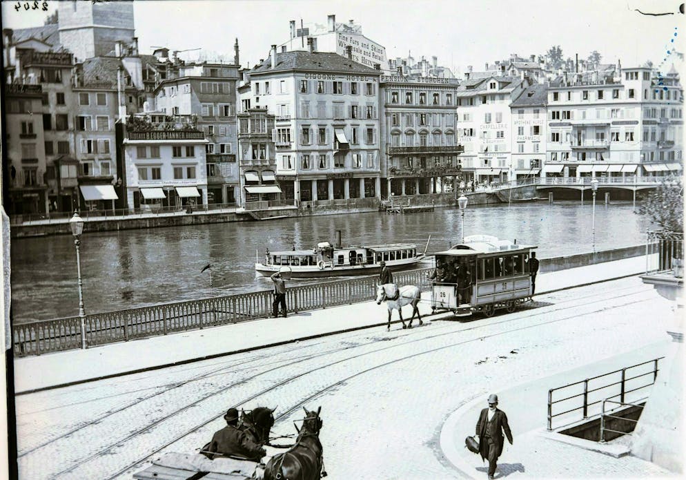 Zurich Rösslitrams. This photo with oncoming traffic also dates from 1893.