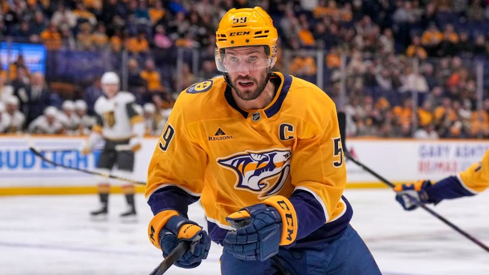 NHL. Josi and Moser celebrate big wins and score twice