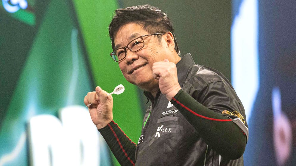Sensation at the World Darts Championship. 71-year-old knocks top player out of the tournament