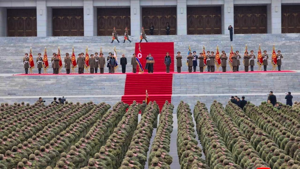 dpatopbilder - HANDOUT - This photo provided by North Korea's state news agency KCNA on Dec. 13, 2025 shows North Korean leader Kim Jong Un at a welcome ceremony for the 528th Engineer Regiment of the Korean People's Army, according to KCNA. Photo: Uncredited/KCNA/KNS/dpa - ATTENTION: For editorial use only and only with full citation of the above credit