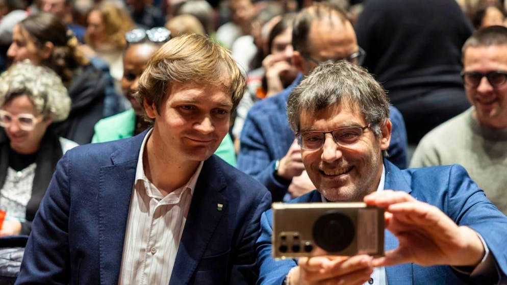 Succession de Ruiz: les socialistes ont choisi Roger Nordmann - Gallery. Roger Nordmann a été préféré au chef du groupe PS au Grand Conseil, Sébastien Cala (à gauche).