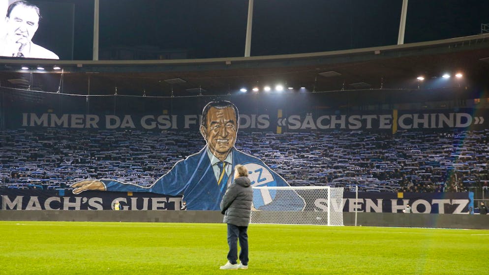 Ancillo Canepa würdigt Sven Hotz. «Ich verspreche dir, dass dein Lebenswerk auch unser Lebenswerk sein wird»