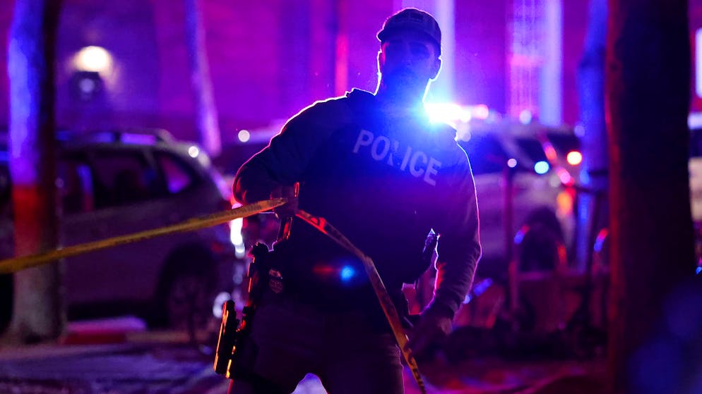 2 Tote, 8 Verletzte. Schüsse an amerikanischer Elite-Uni – Polizei jagt Schützen