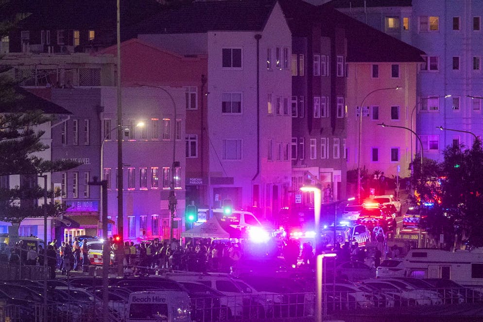 Australia: sparatoria di massa a Bondi Beach. Uno degli attentatori entrati in azione era presente nelle liste di sorveglianza dell'Asio, l'agenzia di intelligence australiana.