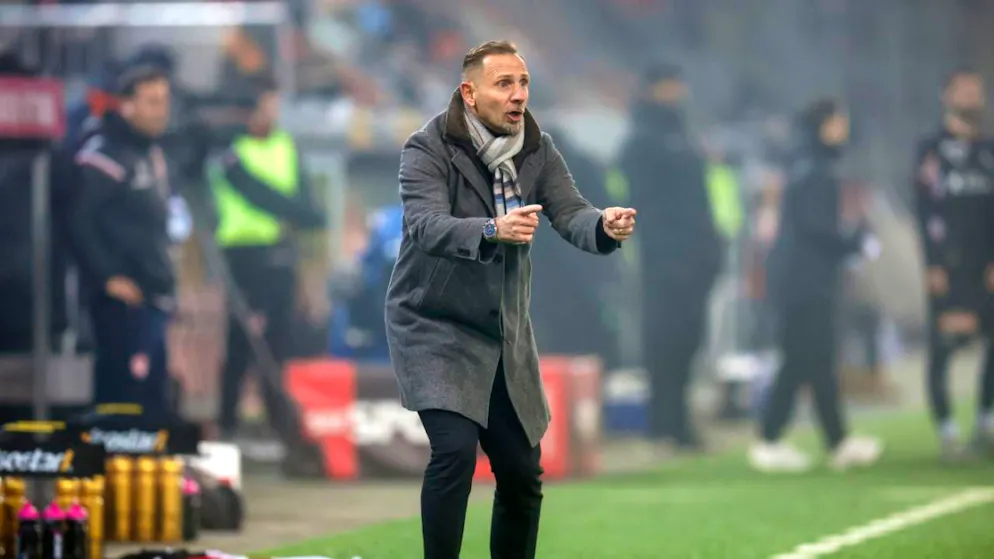 Thuner Ärger nach den St. Galler Wirkungstreffern - Gallery. Mauro Lustrinelli war nach dem Match bedient