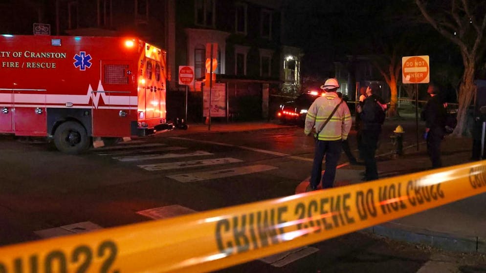 Deux personnes tuées par des tirs à l'université américaine Brown - Gallery. La police a appelé sur X la population à s'abriter et à éviter la zone dans le campus de l'université Brown.