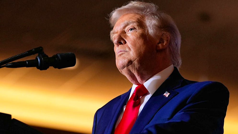 Trump praises those who overpowered the shooter after the attack in Sydney.