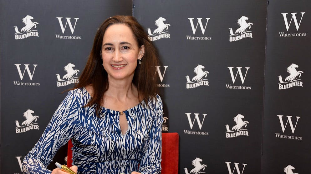 Morta a 55 anni. Eredità milionaria ai cinque figli: ecco il patrimonio segreto della scrittrice Sophie Kinsella
