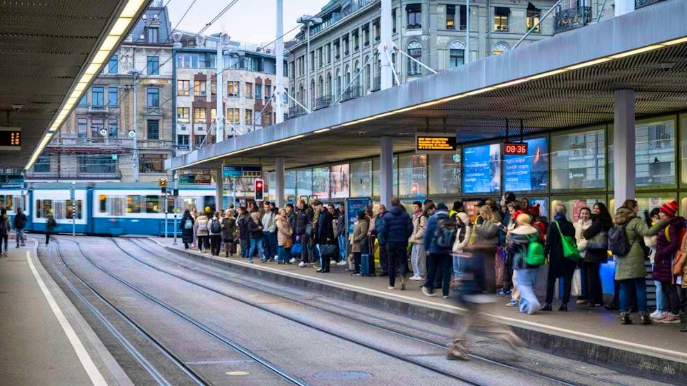 SBB and VBZ take positive stock of the timetable change - Gallery. Despite the large number of commuters, the major timetable change in the city of Zurich also went smoothly.