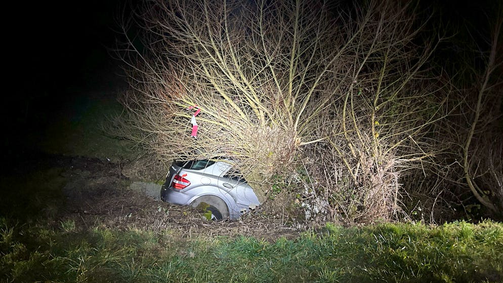 Wölflinswil AG. Man (59) crashes while drunk - and ends up in a stream