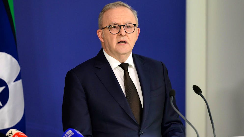 Australiens Premierminister Anthony Albanese am Montag bei einer Pressekonferenz.