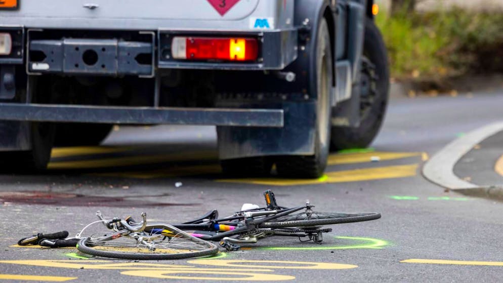Genève. Un camion percute une cycliste, qui décède
