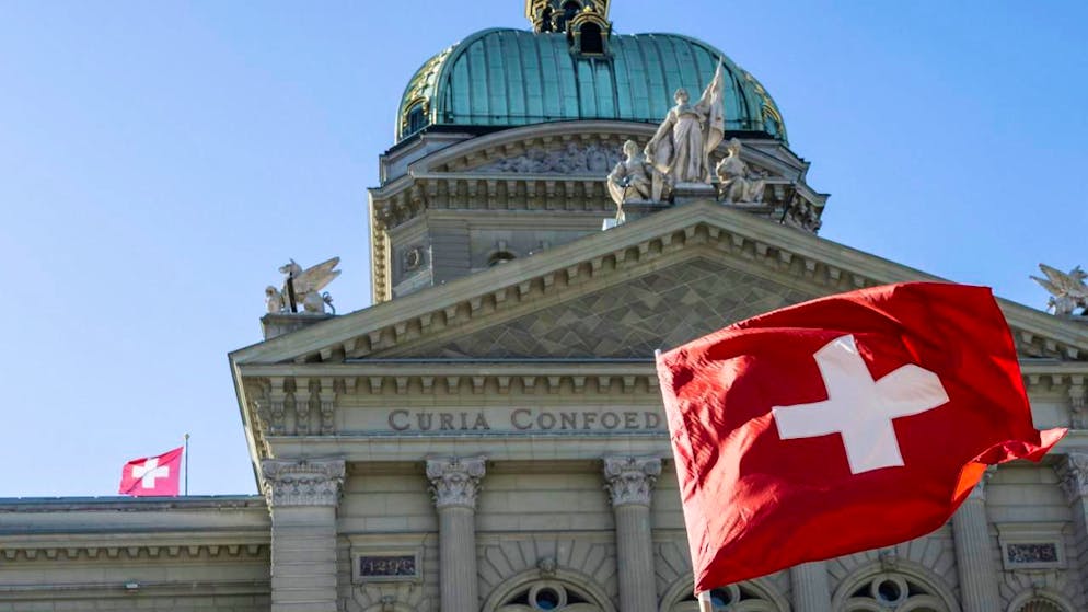 Svizzera. Il focus delle Camere federali è la piazza economica e l'iniziativa 10 milioni