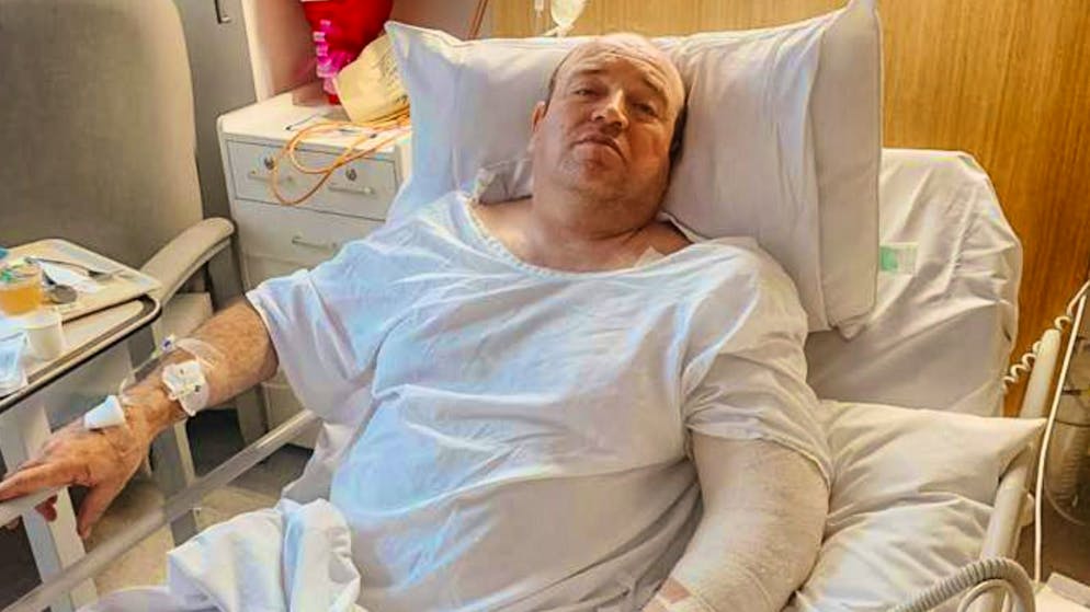 Sparatoria a Bondi Beach. Disarma l'attentatore e salva delle vite: ecco Ahmed, il fruttivendolo diventato eroe di Sydney