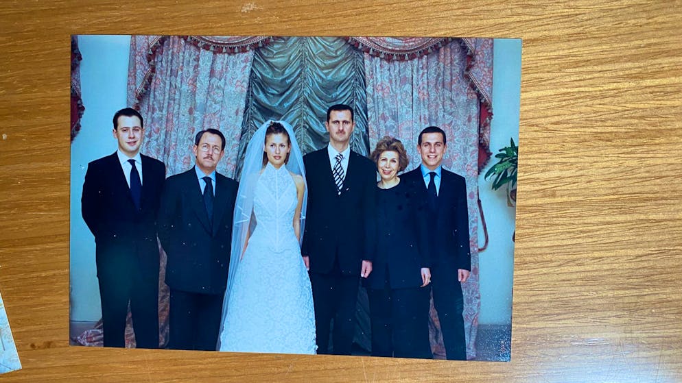 Bild vom Hochzeitstag von Baschar und Asma al-Assad im Dezember 2000. Die privaten Fotos wurden in al-Assads Palast in Damaskus gefunden.