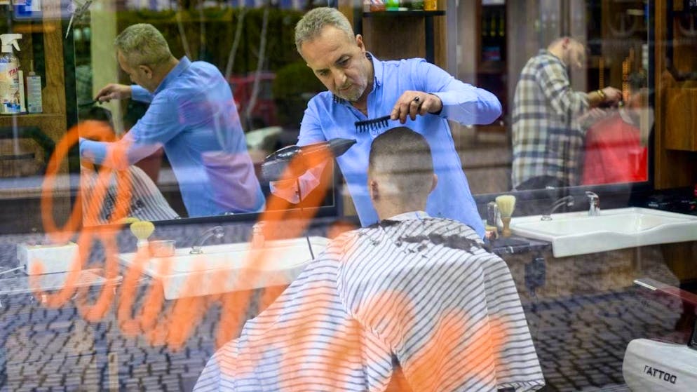 As part of the 2025 inspection campaign, the prices displayed in the windows and stores of 3651 barbershops, hairdressers and beauty salons were checked. (archive image)