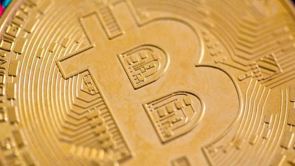 Economie. Le yen exalté, le bitcoin poursuit sa chute