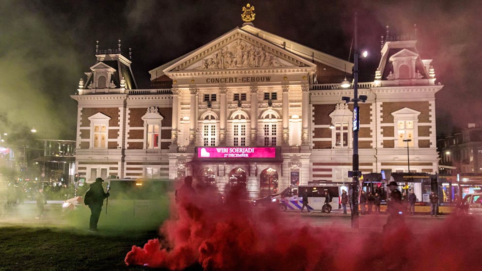 Protest am Sonntag vor dem Royal Concertgebouw in Amsterdam.