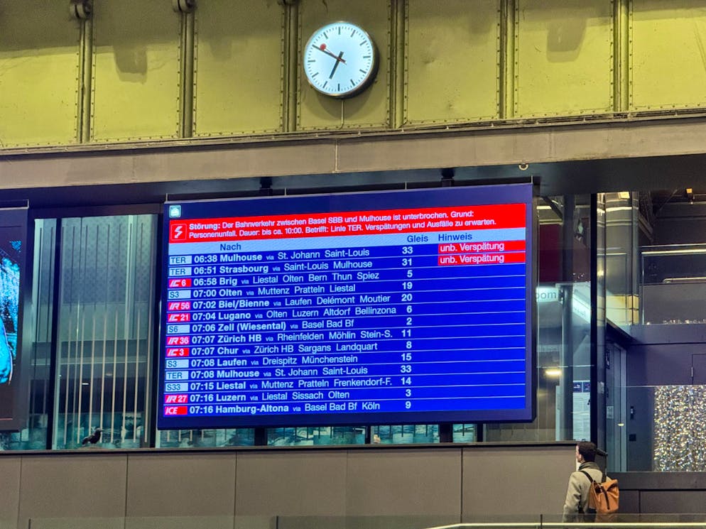 In Basel verspäten sich zwei Züge wegen eines Unfalls. 
