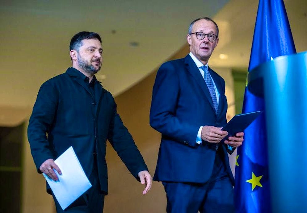 German Chancellor Friedrich Merz received Volodymyr Zelensky in Berlin. Consultations on a possible peace in Ukraine are taking place there.