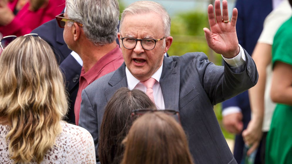 «Source d'inspiration». Australie: le Premier ministre rend visite au «héros» de Bondi