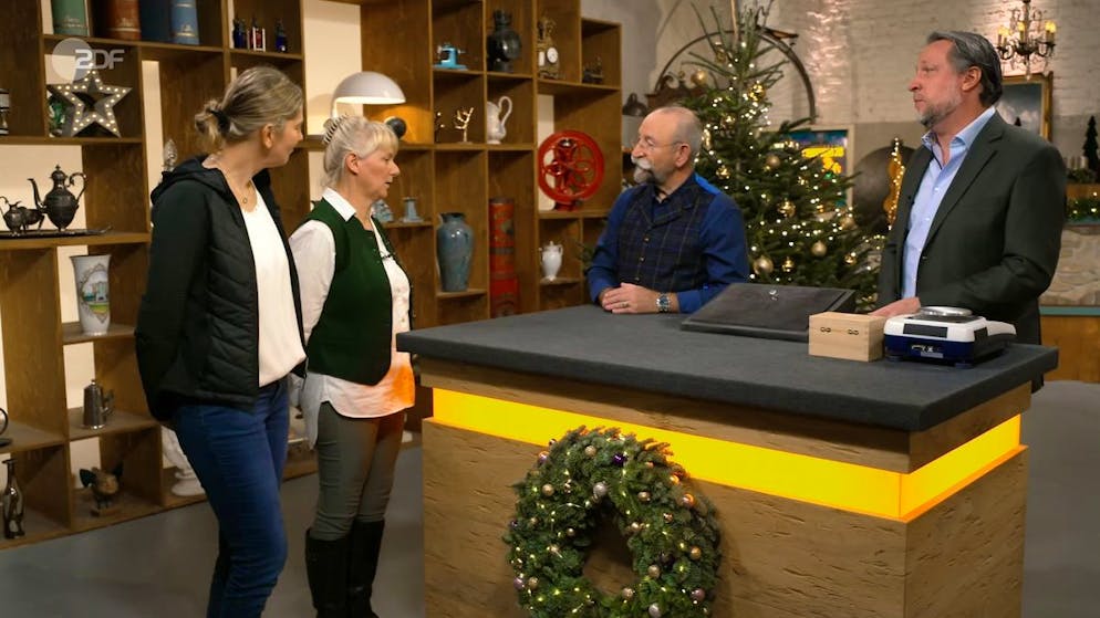 Lucrative flea market purchase. 8-franc ring turns out to be a lucky strike on 