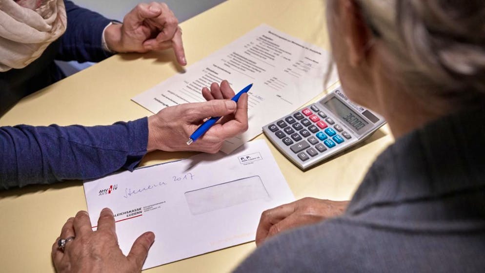 Dass Schuldenberatungen künftig auf einer neuen rechtlichen Grundlage stattfinden sollen, findet der Nationalrat richtig. Doch noch hatte er am Dienstag viele Einzelheiten zu klären. (Archivbild - gestellte Szene)