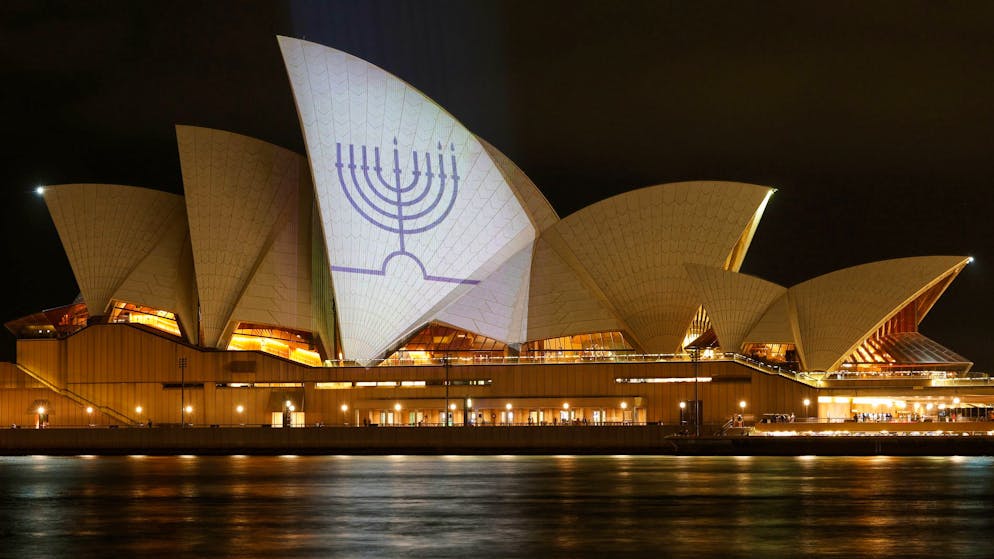 Die Segel des Sydney Opera House am Montagabend. 