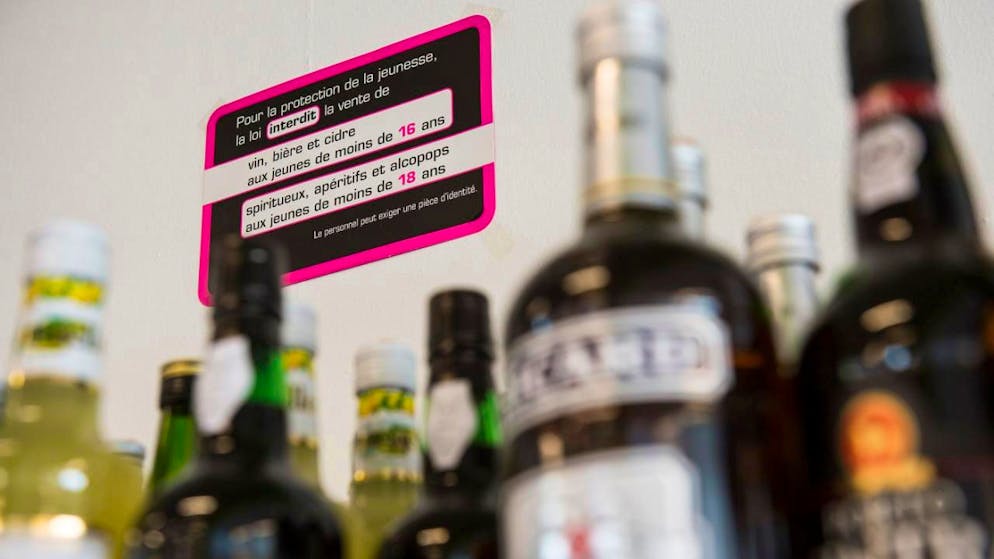 Alcool vendu aux mineurs. 14% d'infractions lors d'achats tests à Genève en 2025
