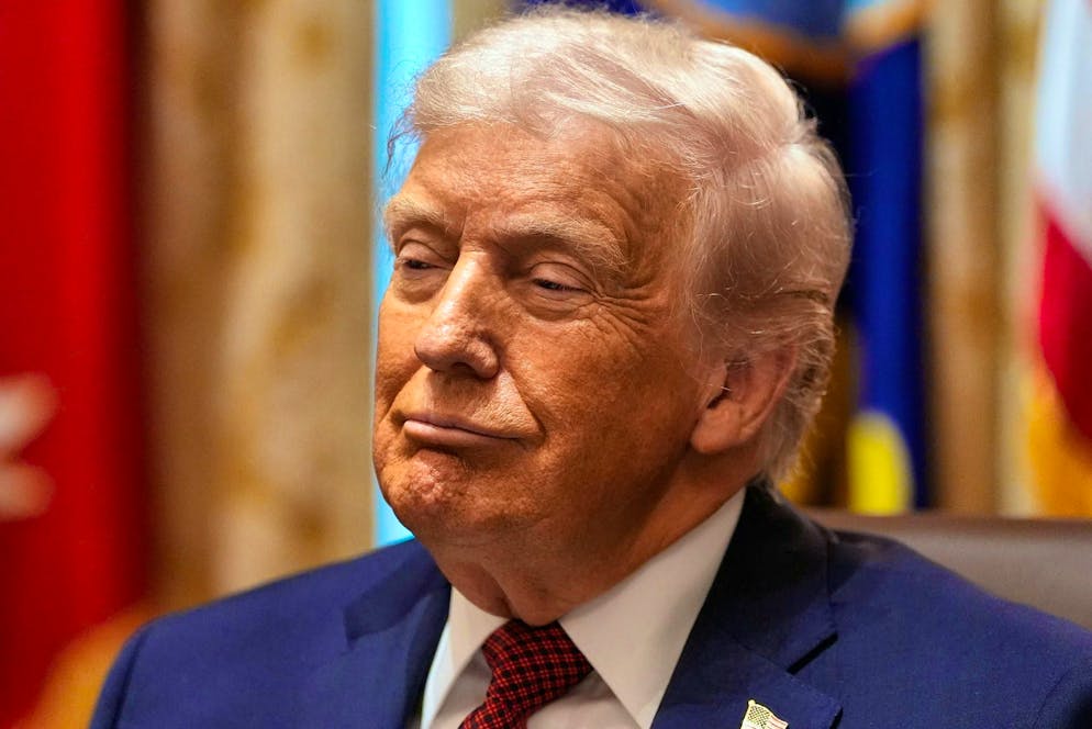 Trump files billion-euro lawsuit against BBC - Gallery. Trump wants to claim ten billion dollars from the BBC.