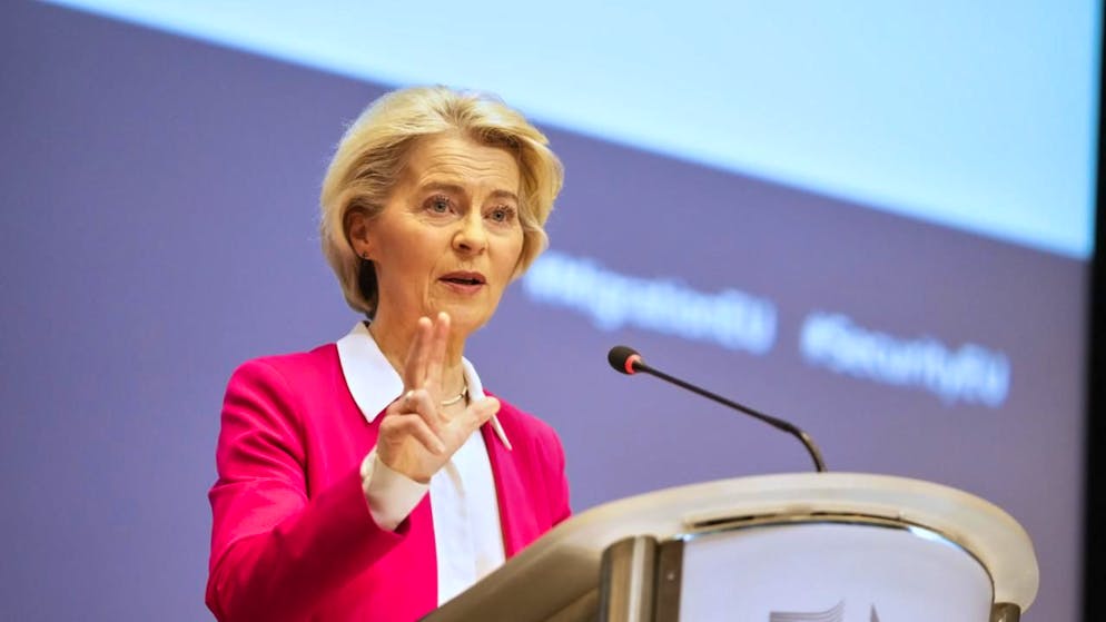 La présidente de la Commission européenne Ursula von der Leyen veut encourager le développement de petits véhicules électriques aux tarifs "abordables". (archive)