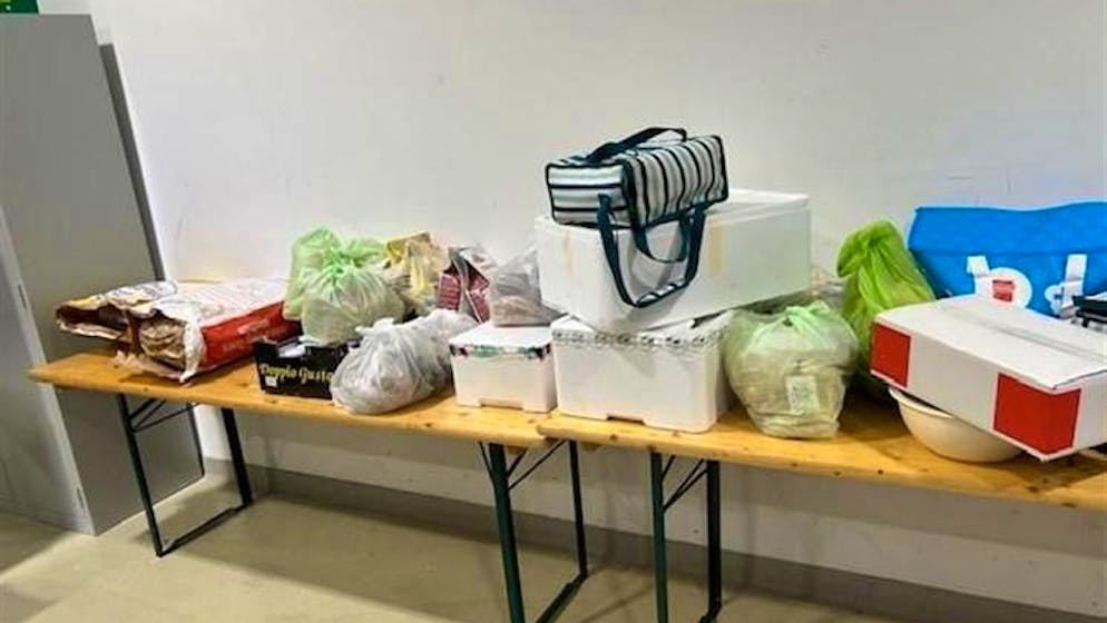 Bel bottino. In dogana a Novazzano con 100 chili di cibo non dichiarato nel furgone