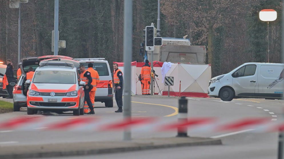 Polizei sucht Zeugen. Fussgängerin in Bern von Lastwagen erfasst und getötet