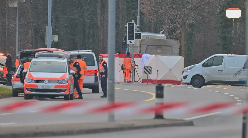 Die Murtenstrasse in Bern war nach dem Unfall während mehrerer Stunden komplett gesperrt.