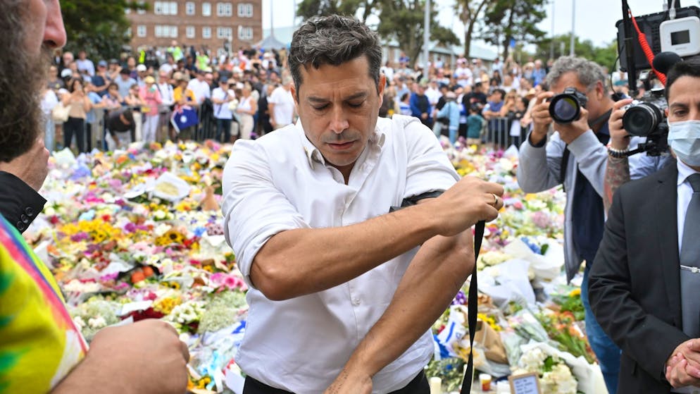 Der für Diaspora-Fragen und den Kampf gegen Antisemitismus zuständige israelische Minister Amichai Chikli bereitet sich am Dienstag (Ortszeit) auf ein Gebet am Bondi Beach vor.