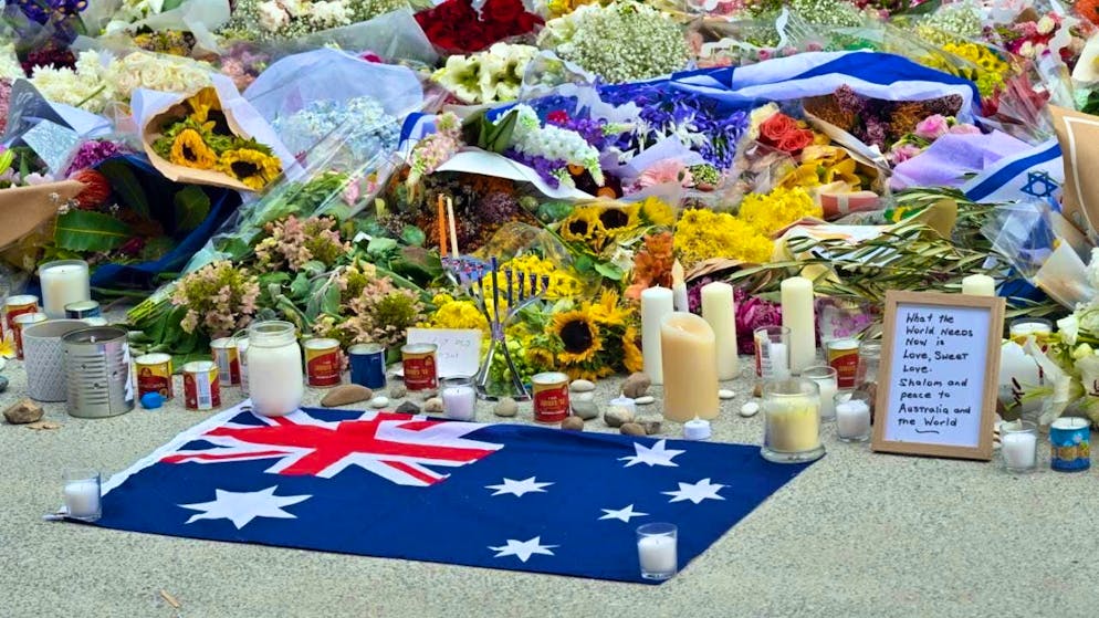 Sydney in a state of shock after the attack - Gallery. Sydney and Australia stand together.