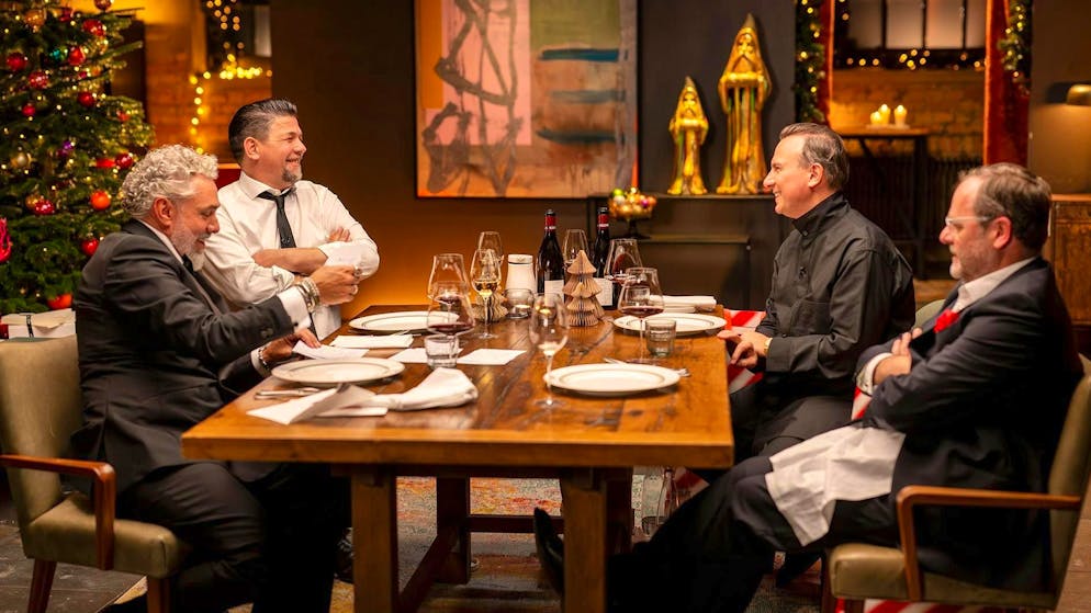 In the Christmas special of the TV show "Kitchen Impossible", Roland Trettl and Tim Mälzer competed against Tim Raue and Sepp Schellhorn.