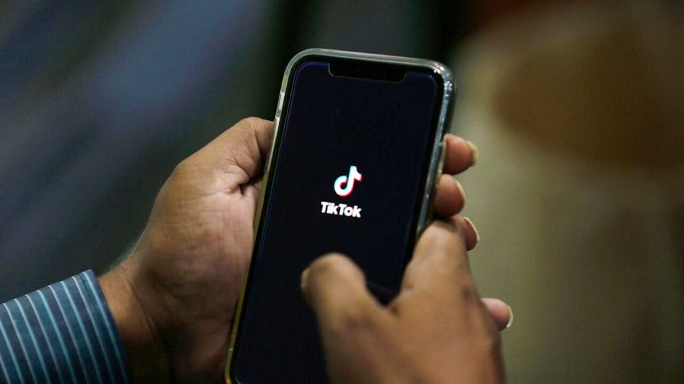 Selon la FRC, il suffit de quelques secondes sur TikTok où un autre réseau social pour être exposé à une promotion plus ou moins dissimulée (photo d'illustration).