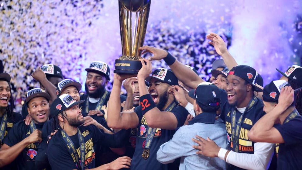 Spurs defeated. Knicks win the NBA Cup