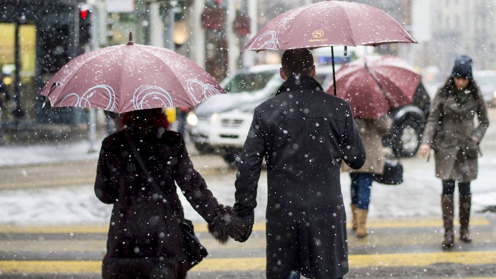 Langweilige Wintermode. Kaum ist es früh dunkel, tragen wieder alle schwarze Kleider