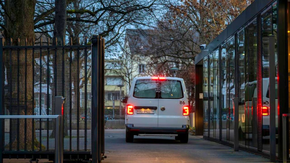 Die Staatsanwaltschaft fordert im Basler Mordprozess die ordentliche Verwahrung des Beschuldigten.