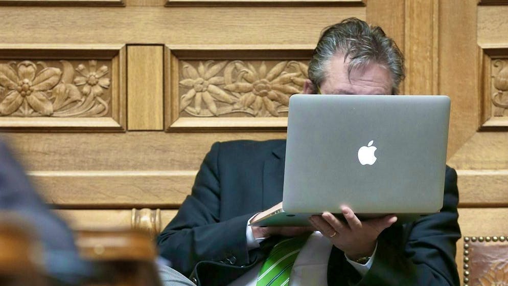 Ecco perché. Mezzo milione di mail in una notte verso le Camere federali, la società civile è furiosa